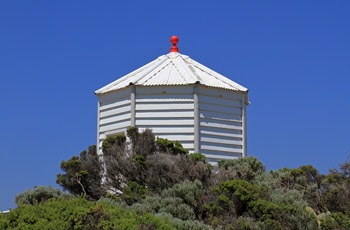 Octagonal_whitehouse_1_web-X